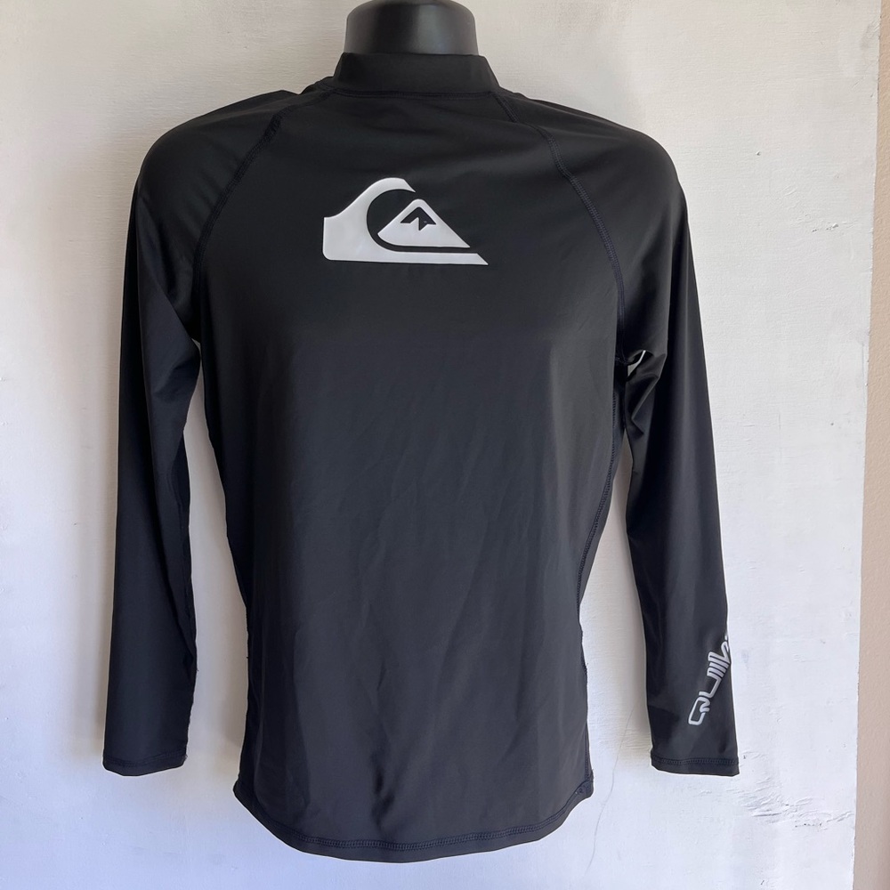 Quiksilver Men's Black Rash Guard Mens Large, with white logo on front, 50% UPF